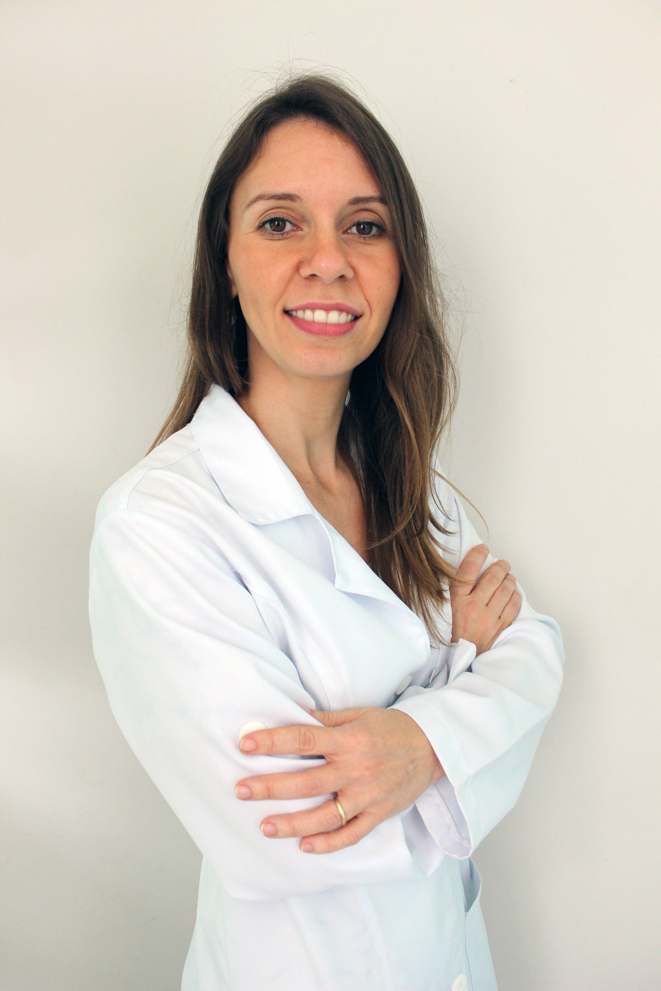 Dra. Camila Martos Thomazini